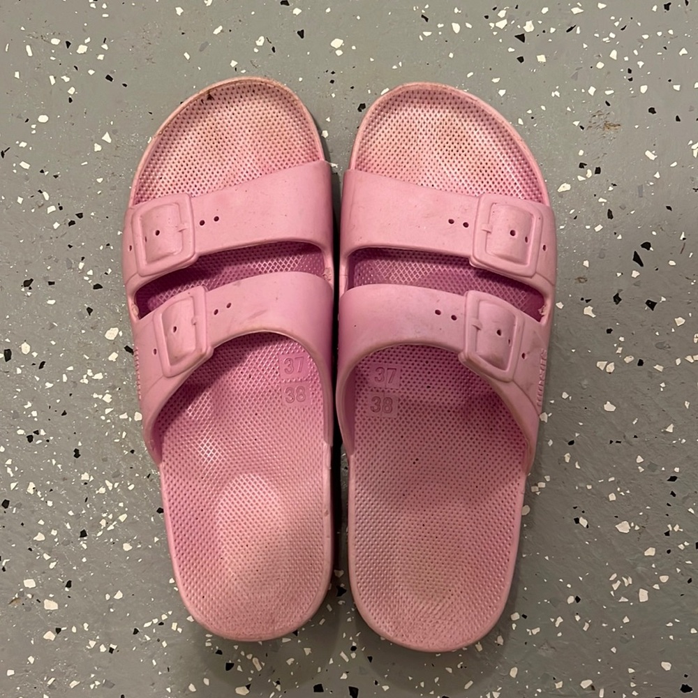 Freedom Moses Sandals Size 8